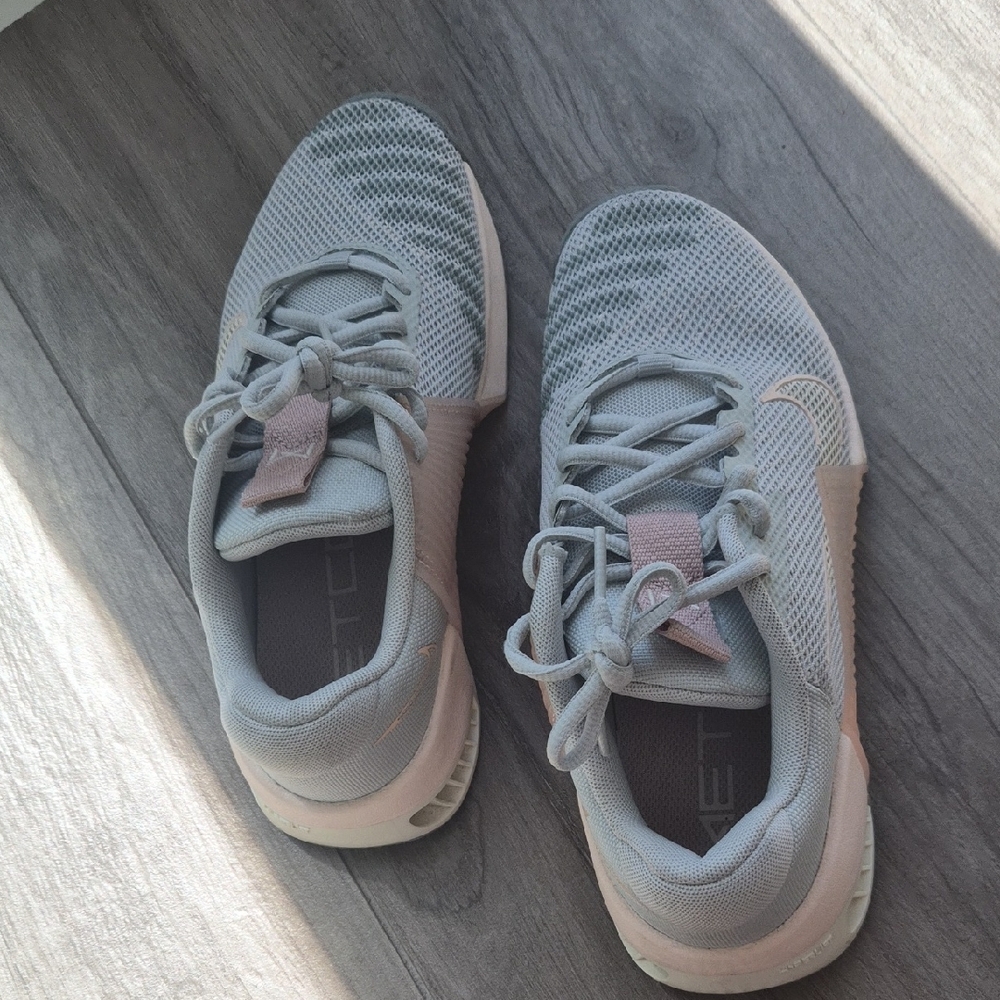 Women's Neutral NIKE metcon 9 Flyease Sz 6.5